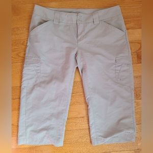 🌟Columbia Size 6 Lightweight Cargo Capris